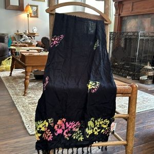 Black pineapple moon scarf